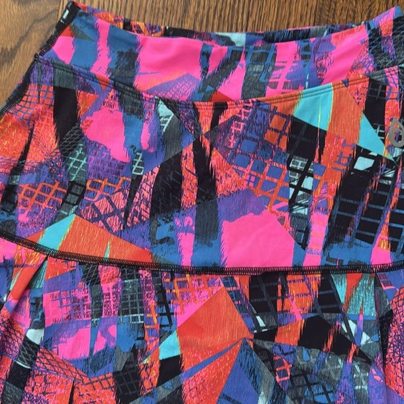 DonaJo Brand JoJo geo multicolor stretch flared skort. Tennis/pickleball. Small - Picture 2 of 4